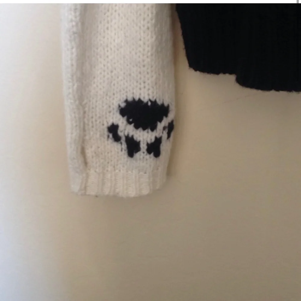 Adorable, warm kitty sweater - Picture 2 of 5